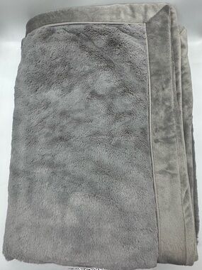 NWT Restoration Hardware RH Ultimate Plush Throw Blanket Fog/Gray